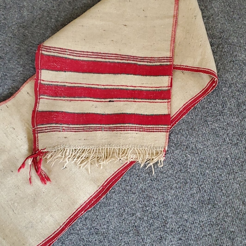 TABLE RUNNER.     #2016 - Picture 4 of 6
